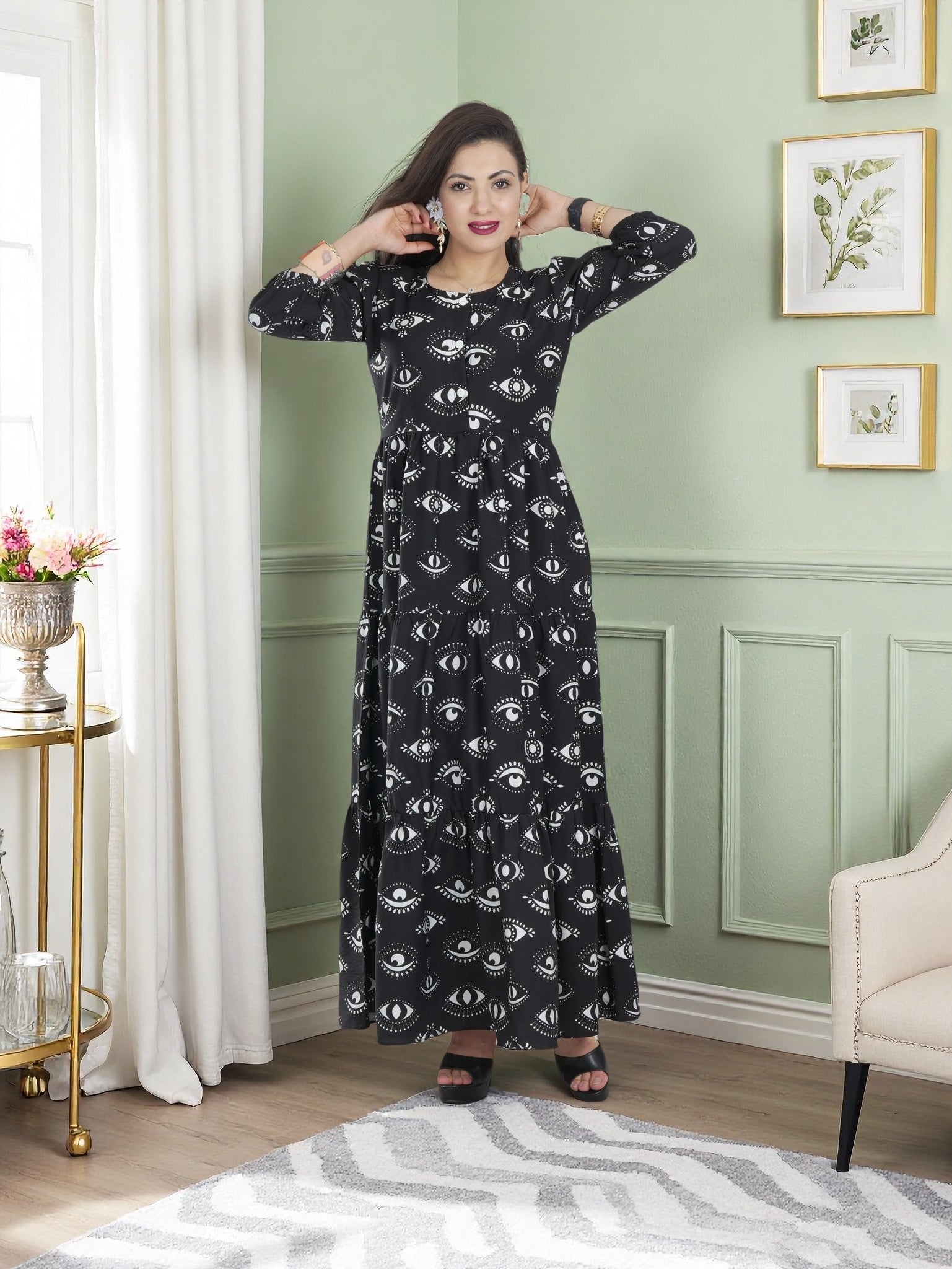 Elegant Black & White Eye Printed Maxi Dress for Women – Modest & Stylish Outfit in Saudi Arabia