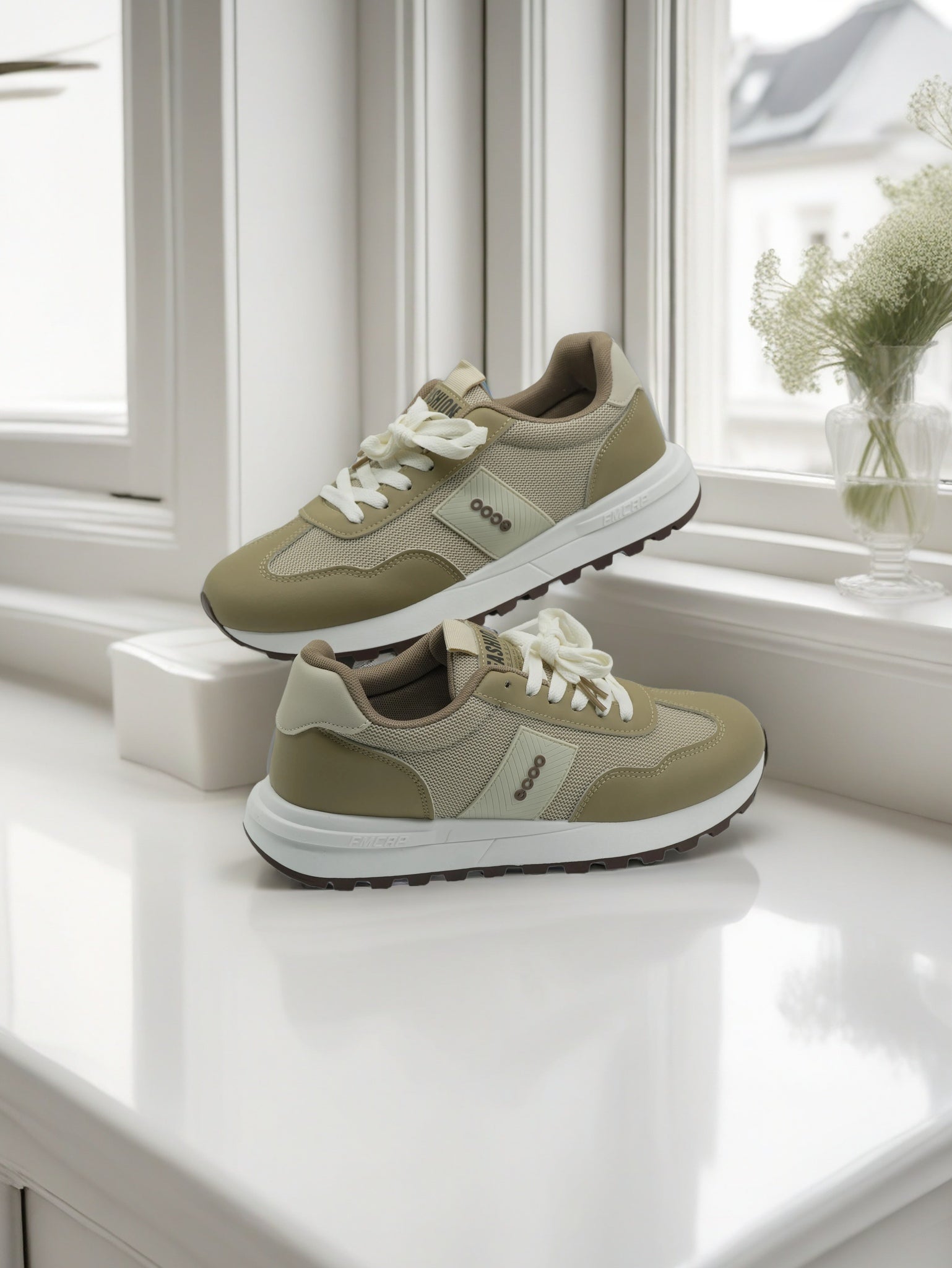 Mens Classic Sneakers Sports Shoes with Cushioned Sole