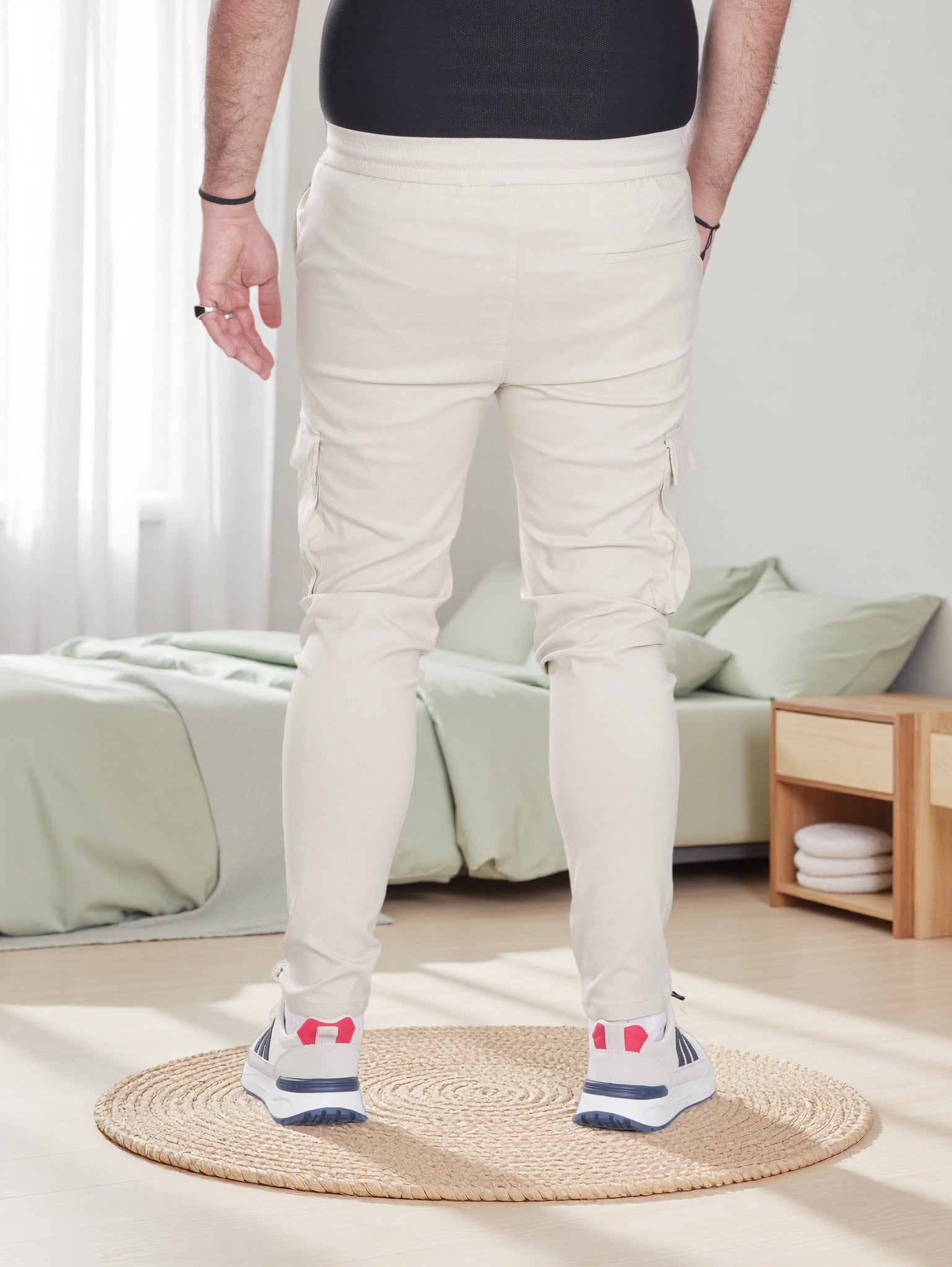 بنطلون كارجو رجالي بقصّة Slim Fit ومطاط متعدد الاستخدامات