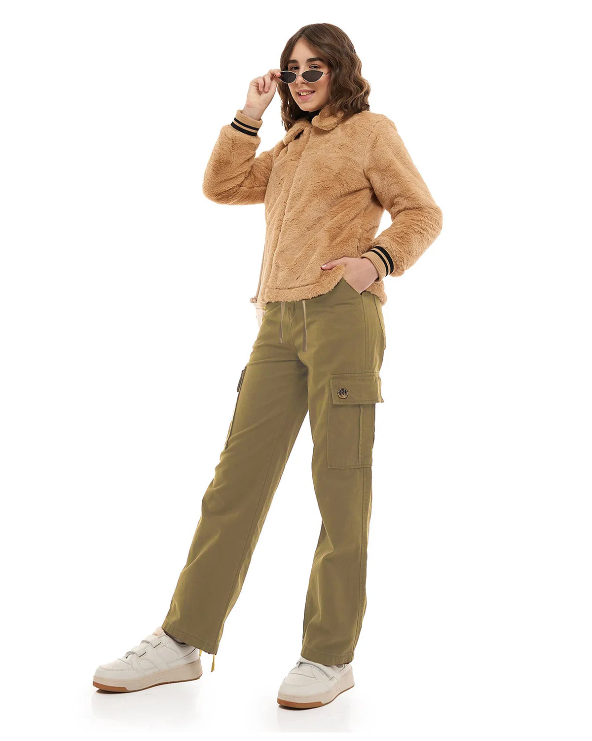 Wide cargo trousers