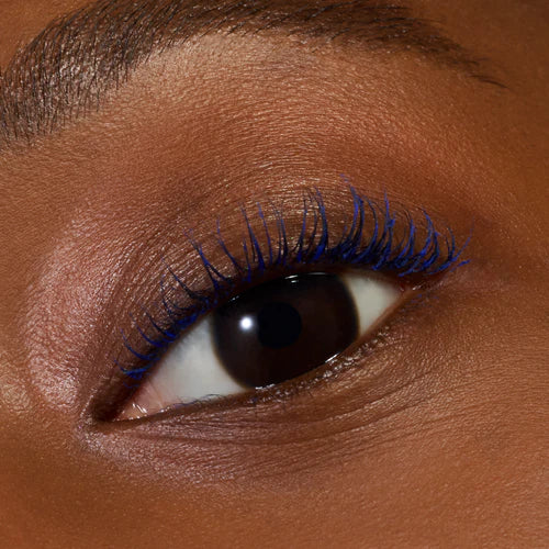 Essence I LOVE EXTREME BLUE crazy volume mascara Blue mascara for extra volume - FineLook