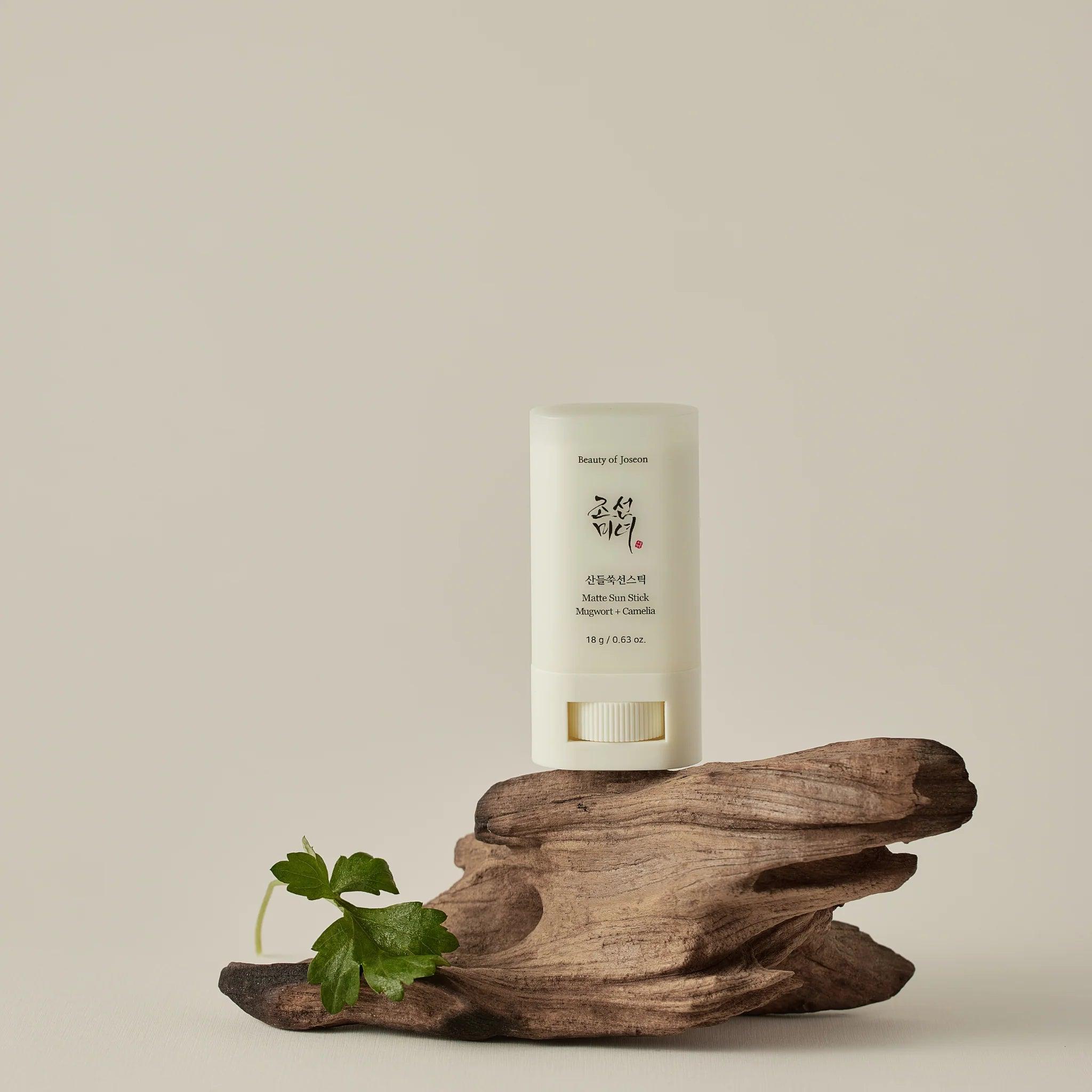 Matte Sun Stick: Mugwort+Camelia - 18 g - FineLook