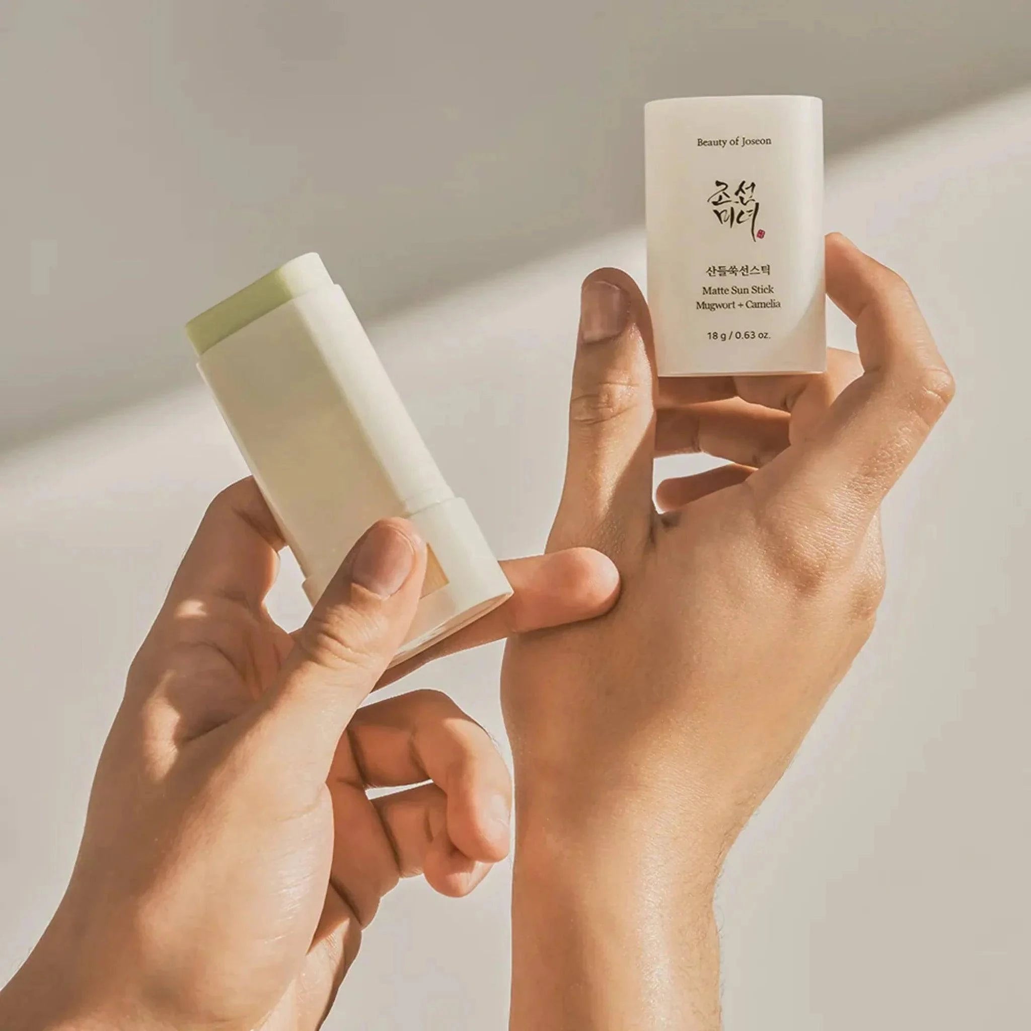 Matte Sun Stick: Mugwort+Camelia - 18 g - FineLook