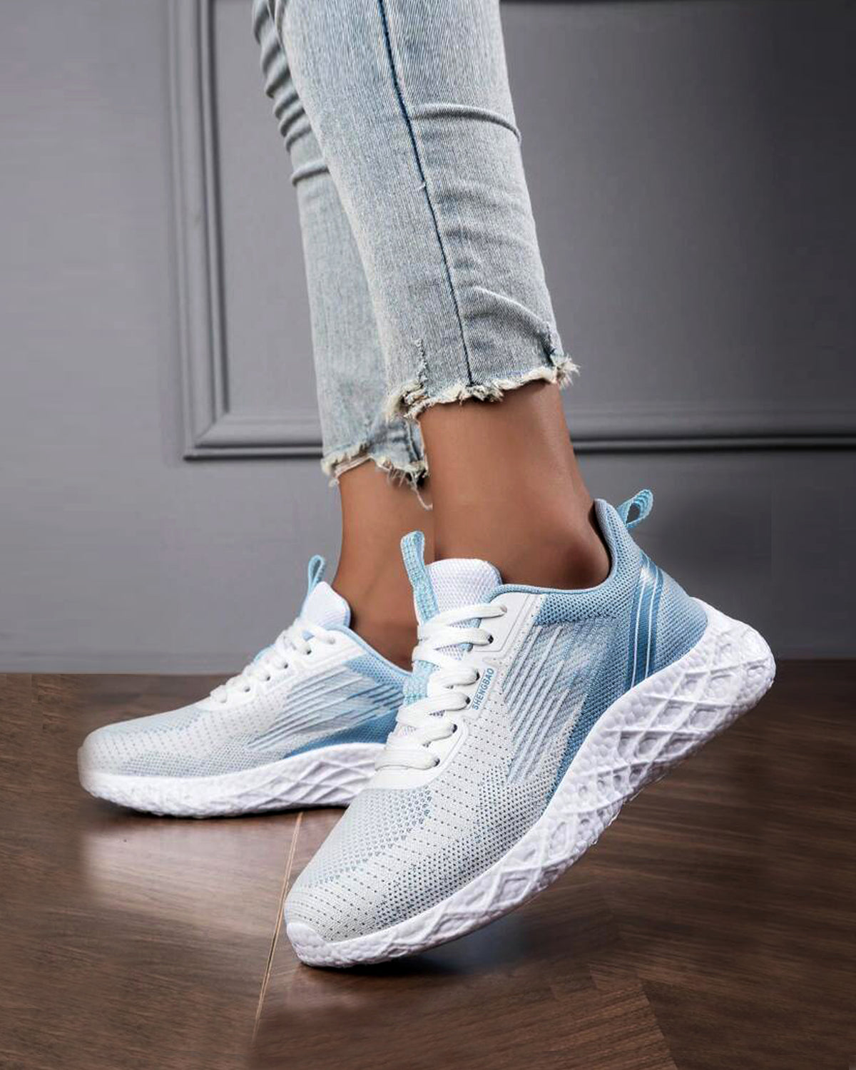 Women's Lightweight Sneakers