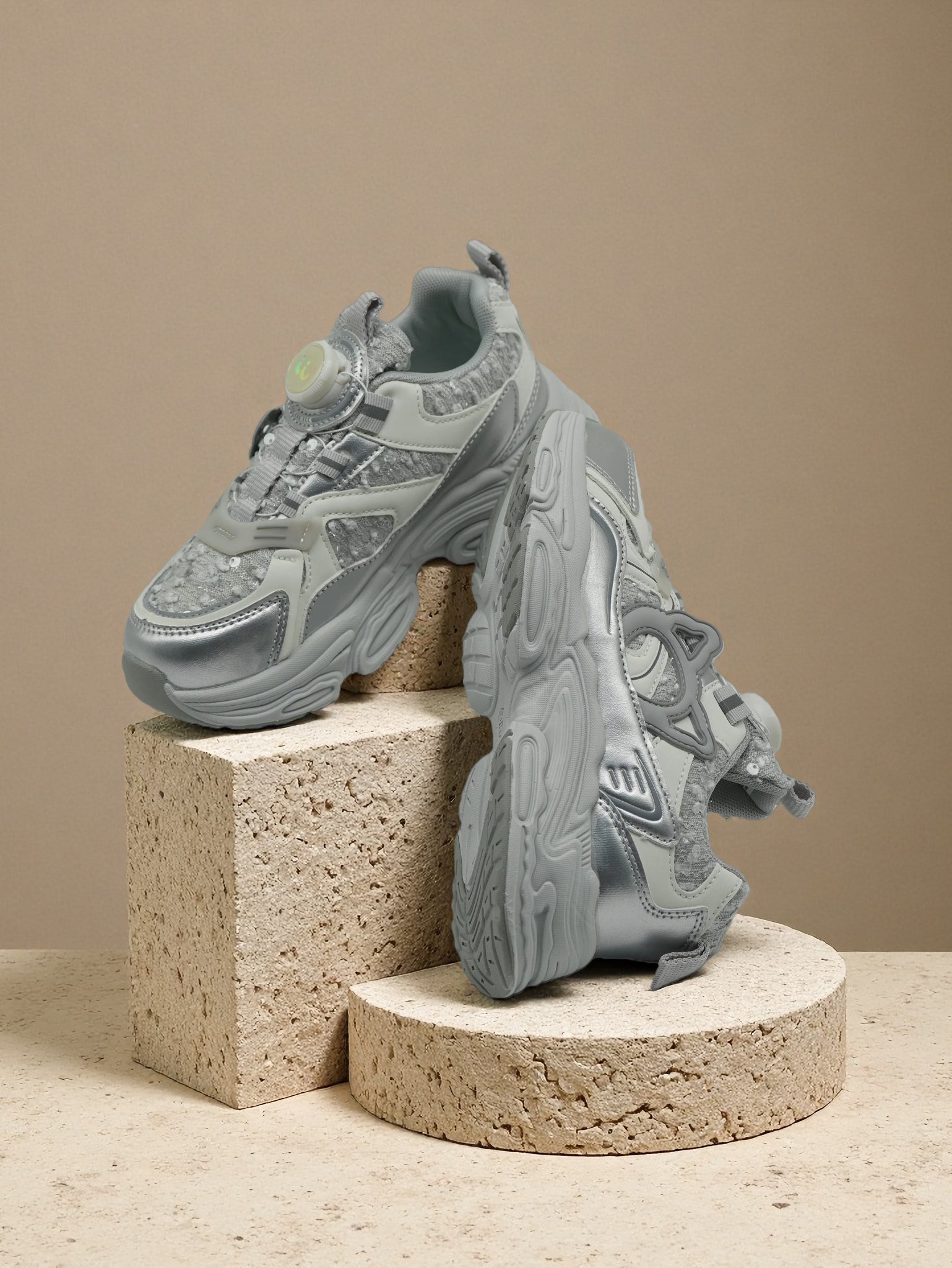 Girls Light weight running shoes with turn-lock Closure