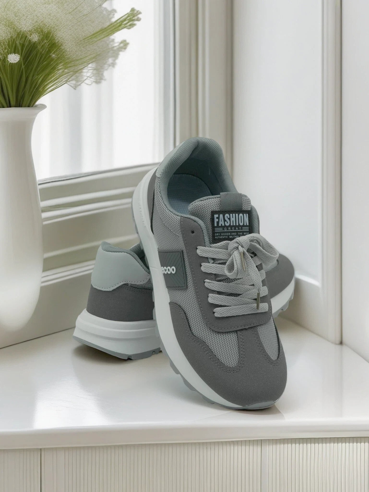 Mens Classic Sneakers Sports Shoes with Cushioned Sole