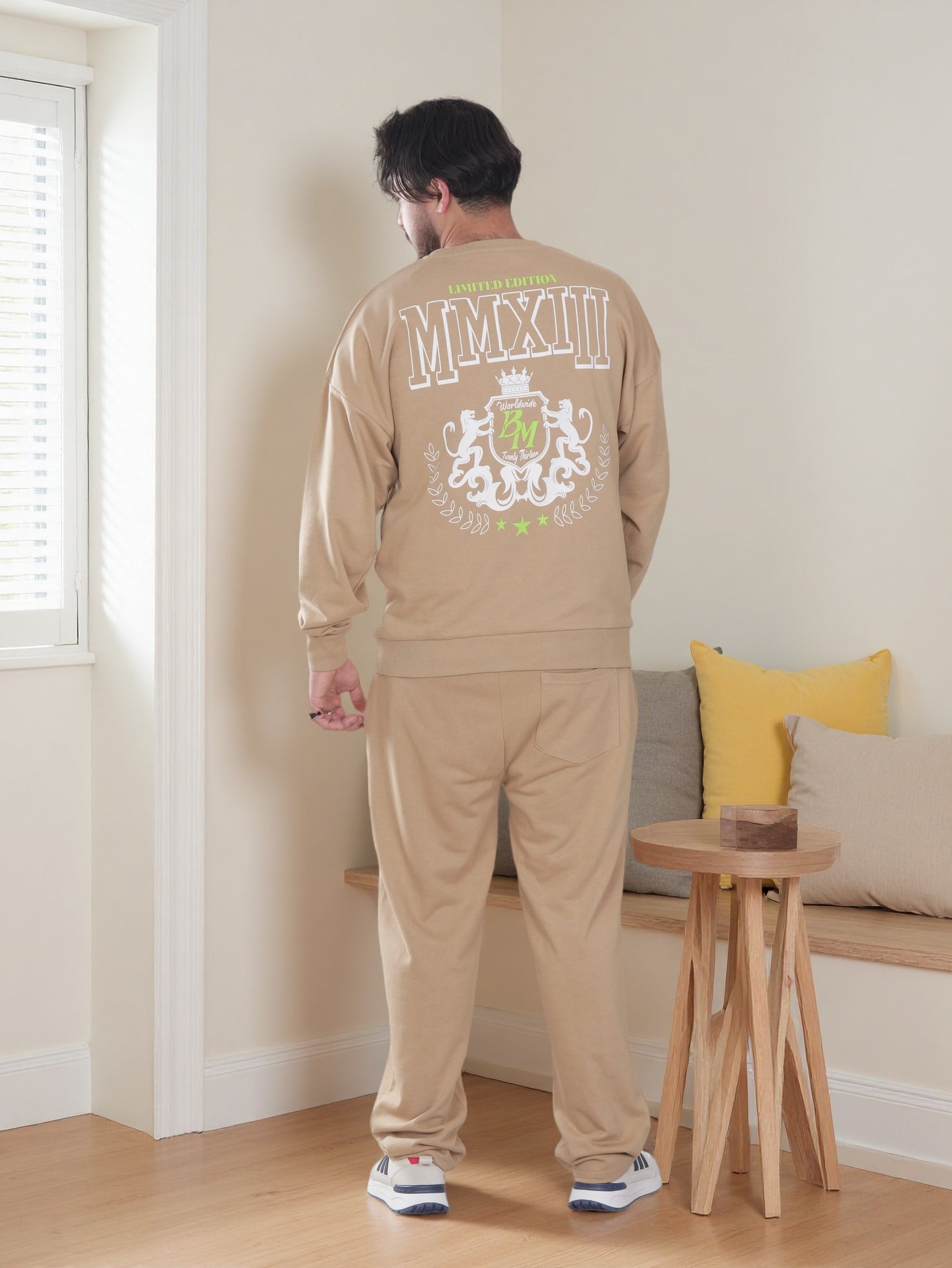 Men’s Premium Crest Logo Sweatshirt & Jogger Set