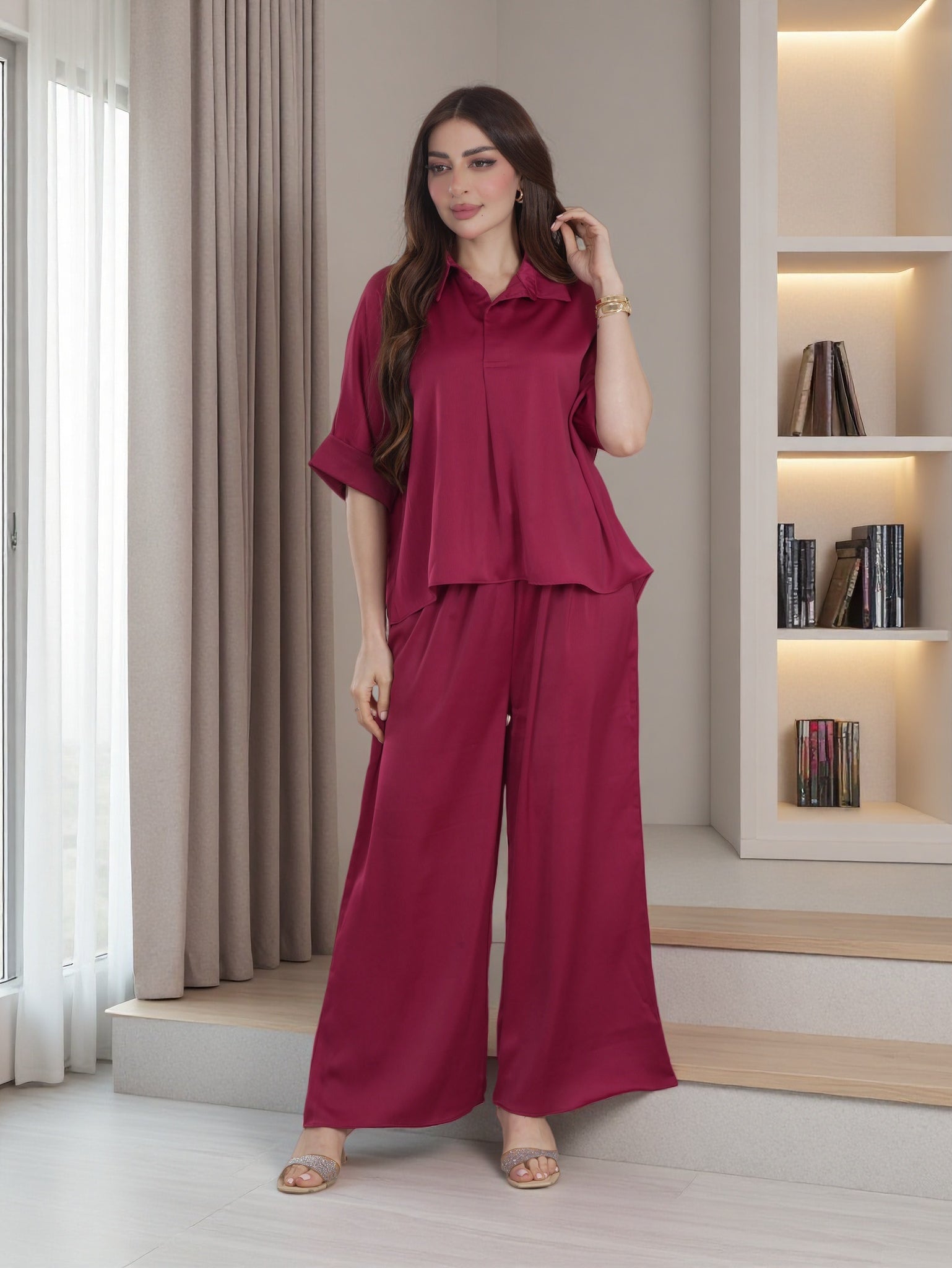 طقم قميص وبنطال واسع الساقين للنساء