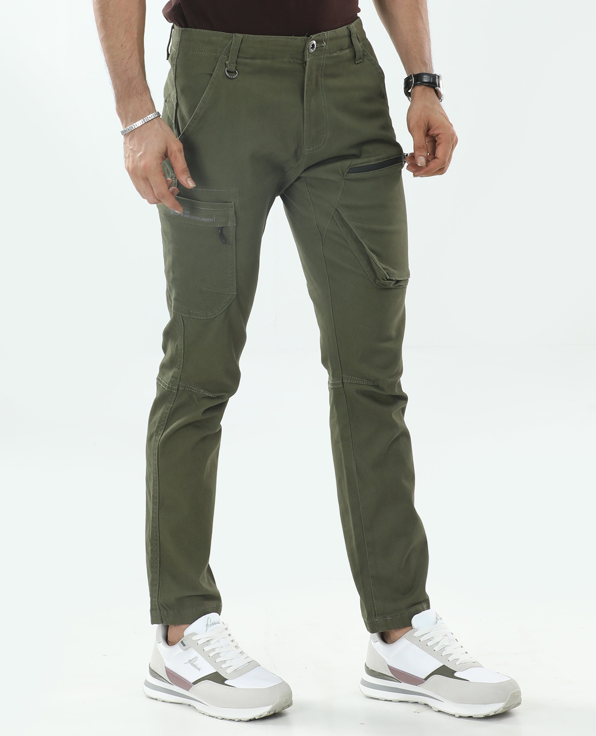 Finelook Men's Twill Cargo Pants - Olive green right side pose