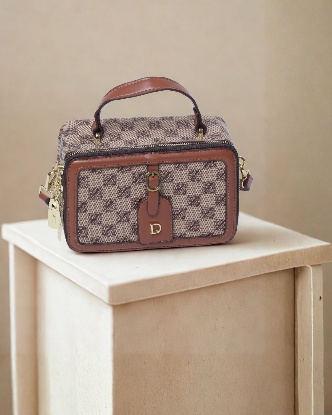 Chic Structured Box Crossbody Bag - Printed & Metallic