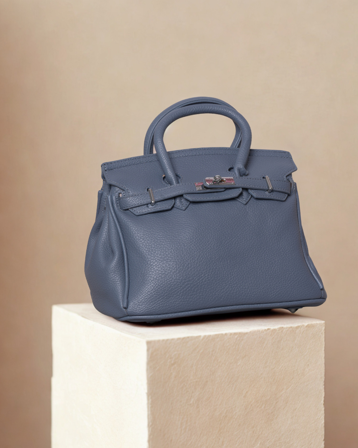 Classic Medium size Pebbled Top Handle Satchel | Elegant Turn-Lock Handbag & Crossbody