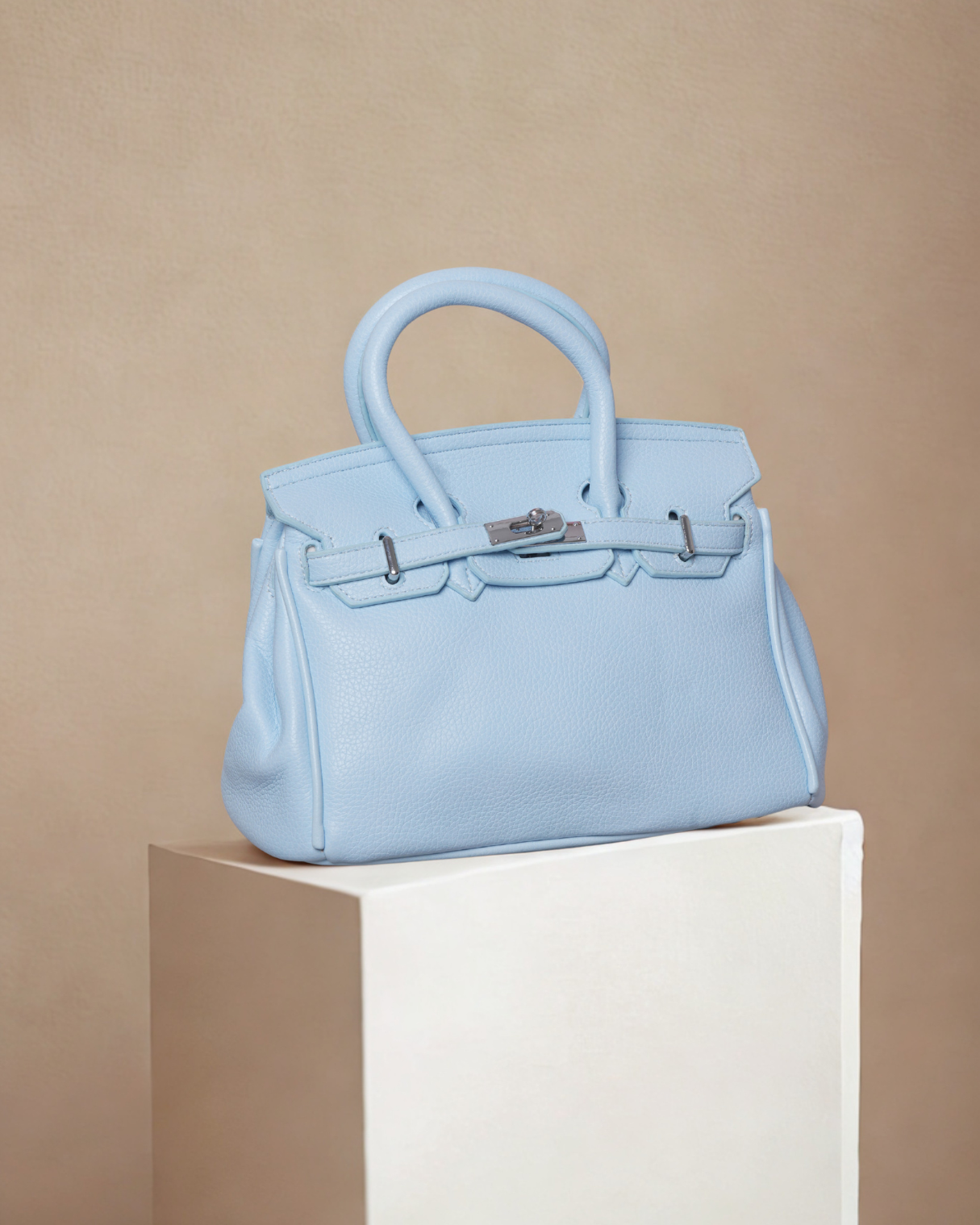 Classic Medium size Pebbled Top Handle Satchel | Elegant Turn-Lock Handbag & Crossbody