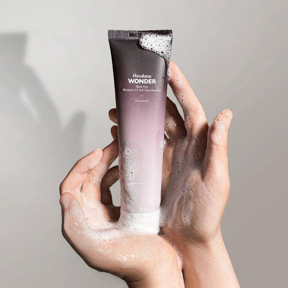 Black Rice Moisture 5.5 Soft Cleansing Gel - 100 ml - FineLook