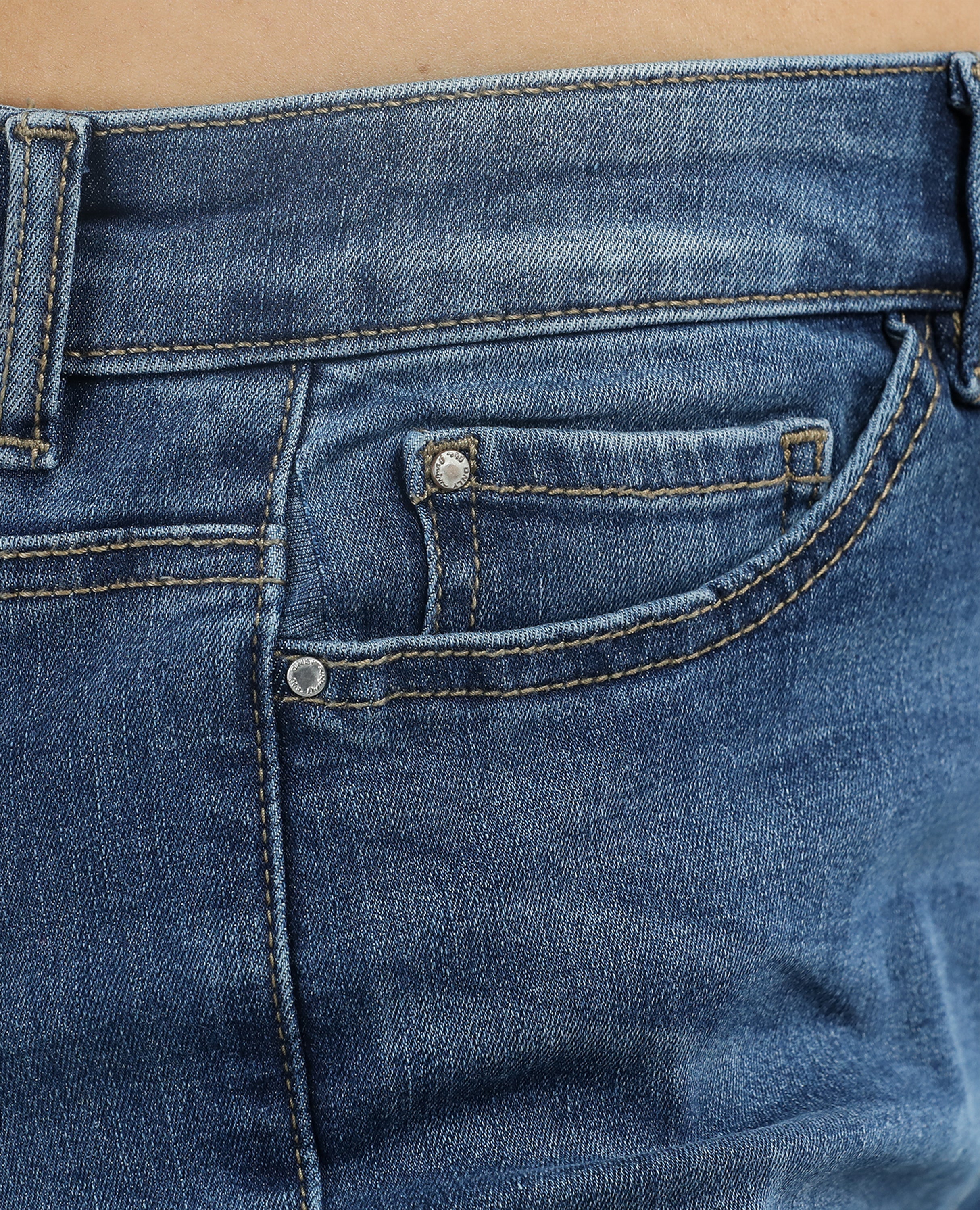 High Rise Wide leg Jean Finelook – Comfortable and Trendy blue zoom in pocket picture