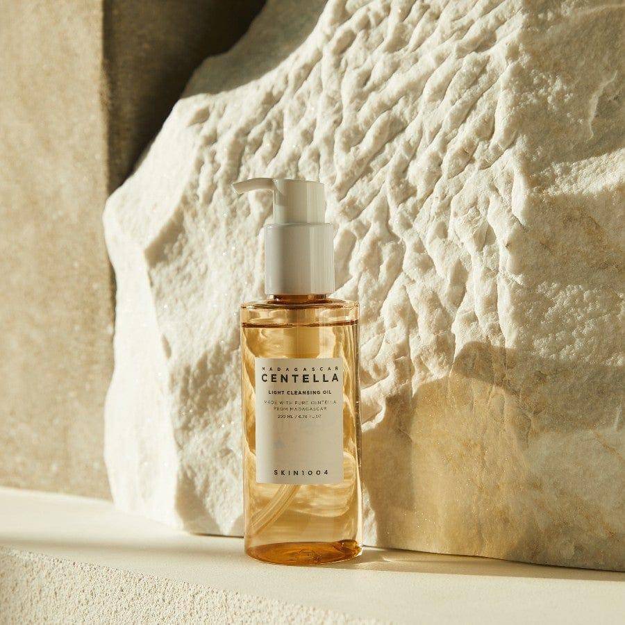 Madagascar Centella Light Cleansing Oil - 200 ml - FineLook