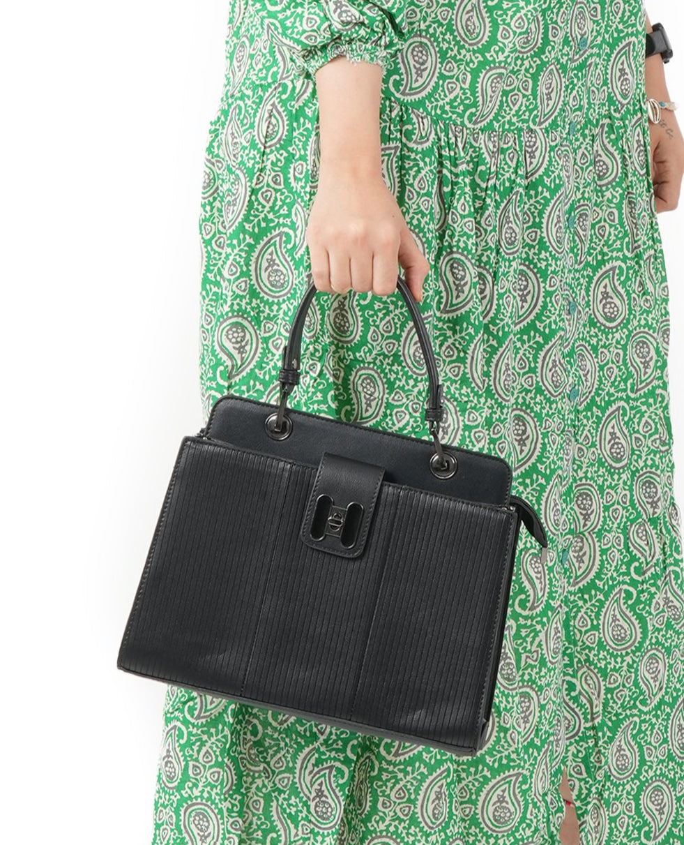 Multi-Color Stripe Handbag Set – Stylish 2-Compartment Bag with Wallet.