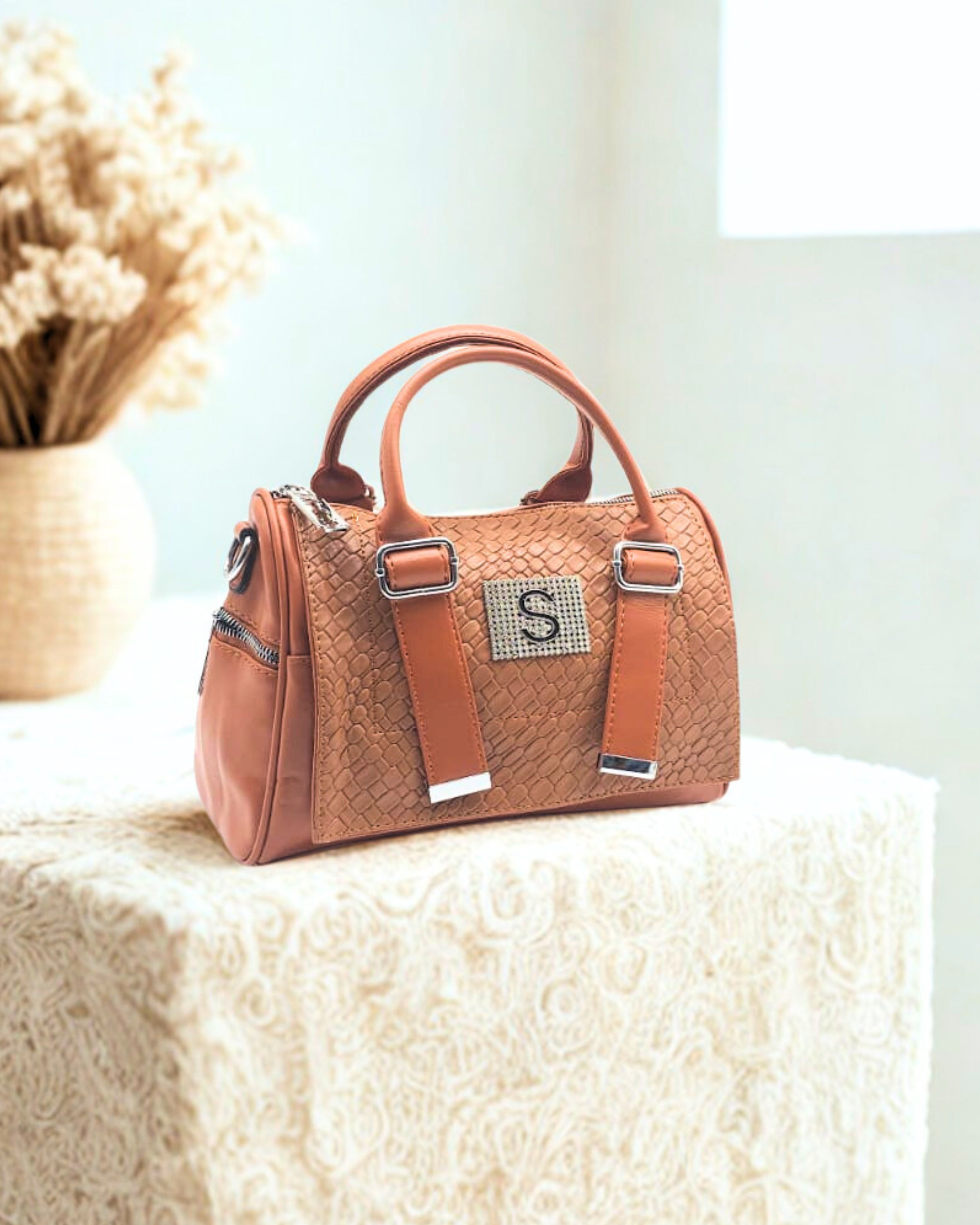 Elegant Cream White Faux Leather Satchel Handbag for Women – Textured Croc Pattern with Rhinestone “S” Emblem & Silver Hardware