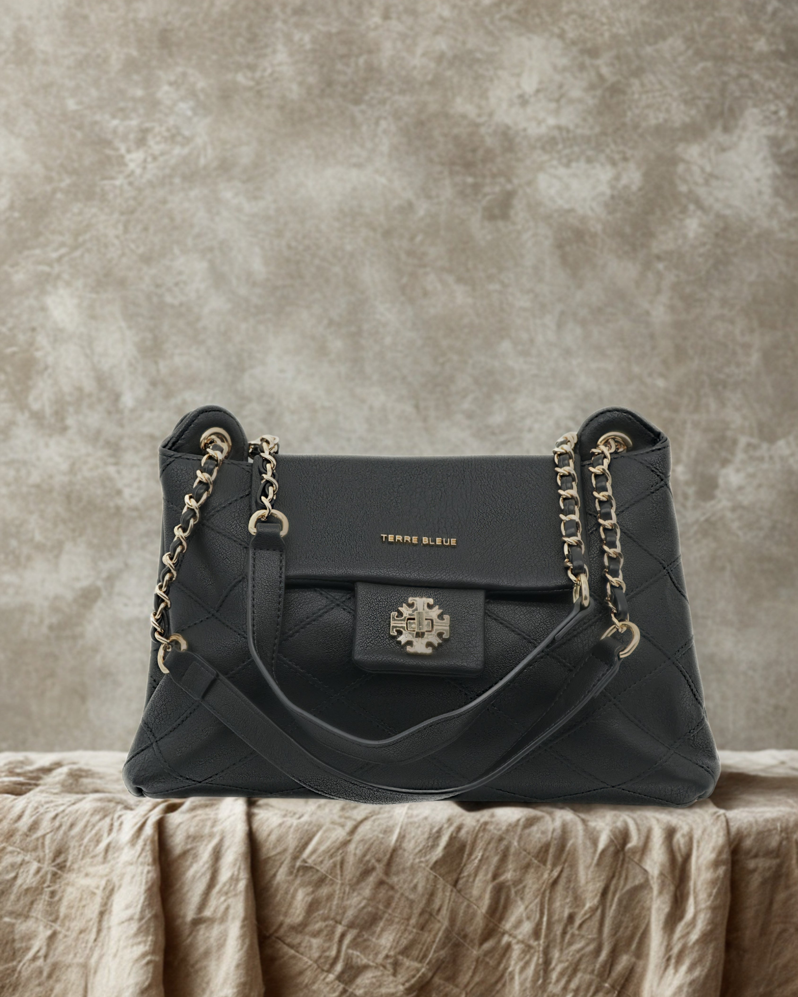 Women’s Black Quilted Leather Shoulder Bag with Gold Chain Straps – Elegant Designer-Inspired Handbag for Work & Evening