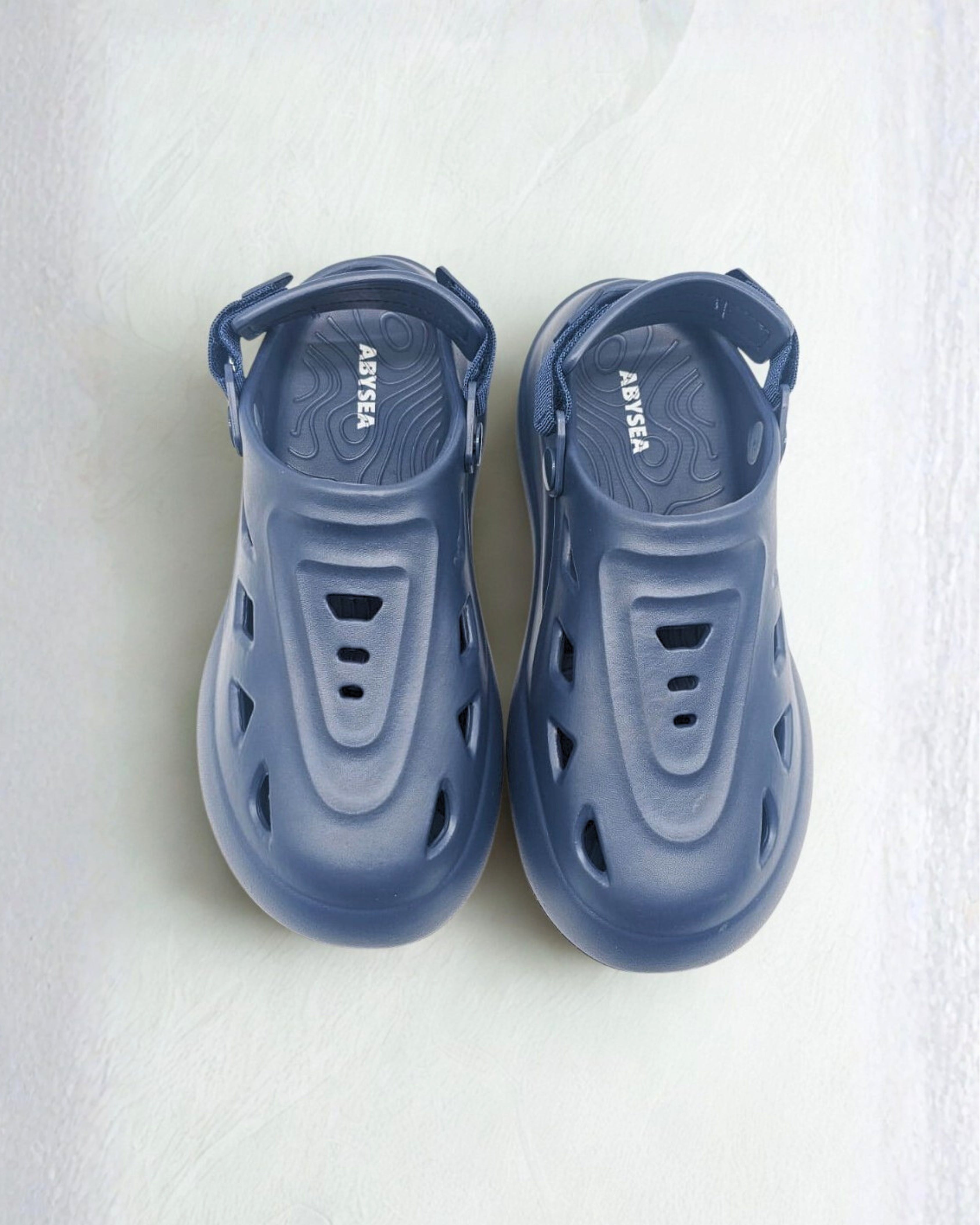 Men Lightweight Clogs with Back Strap – Breathable Anti-Slip Summer Sandals