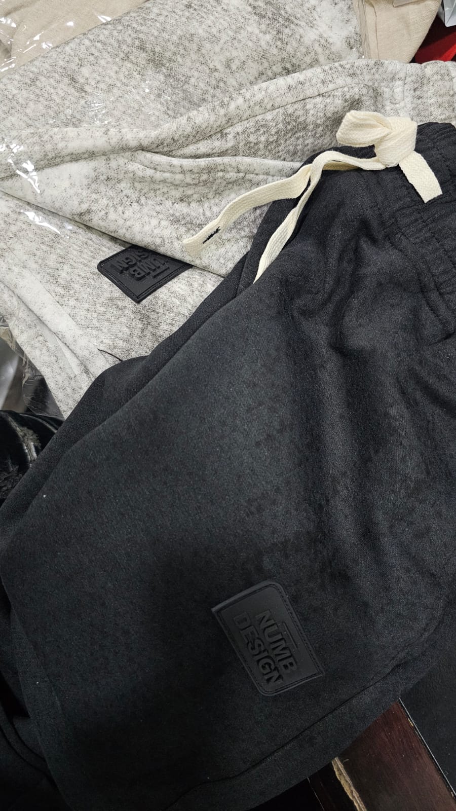 بنطلون رجالي بخصر مطاطي وجيوب