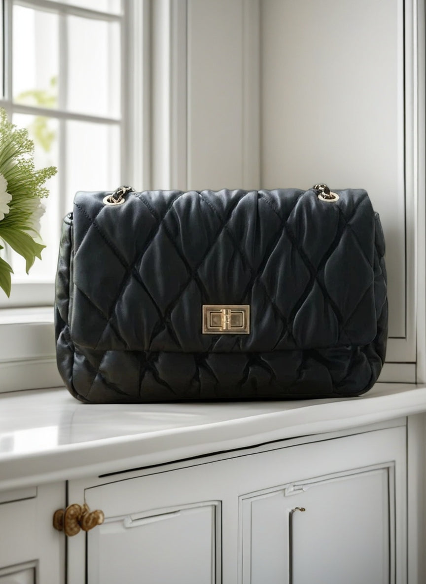 Luxury Quilted Chain Shoulder Bag for Women – Soft Padded Crossbody & Evening Handbag