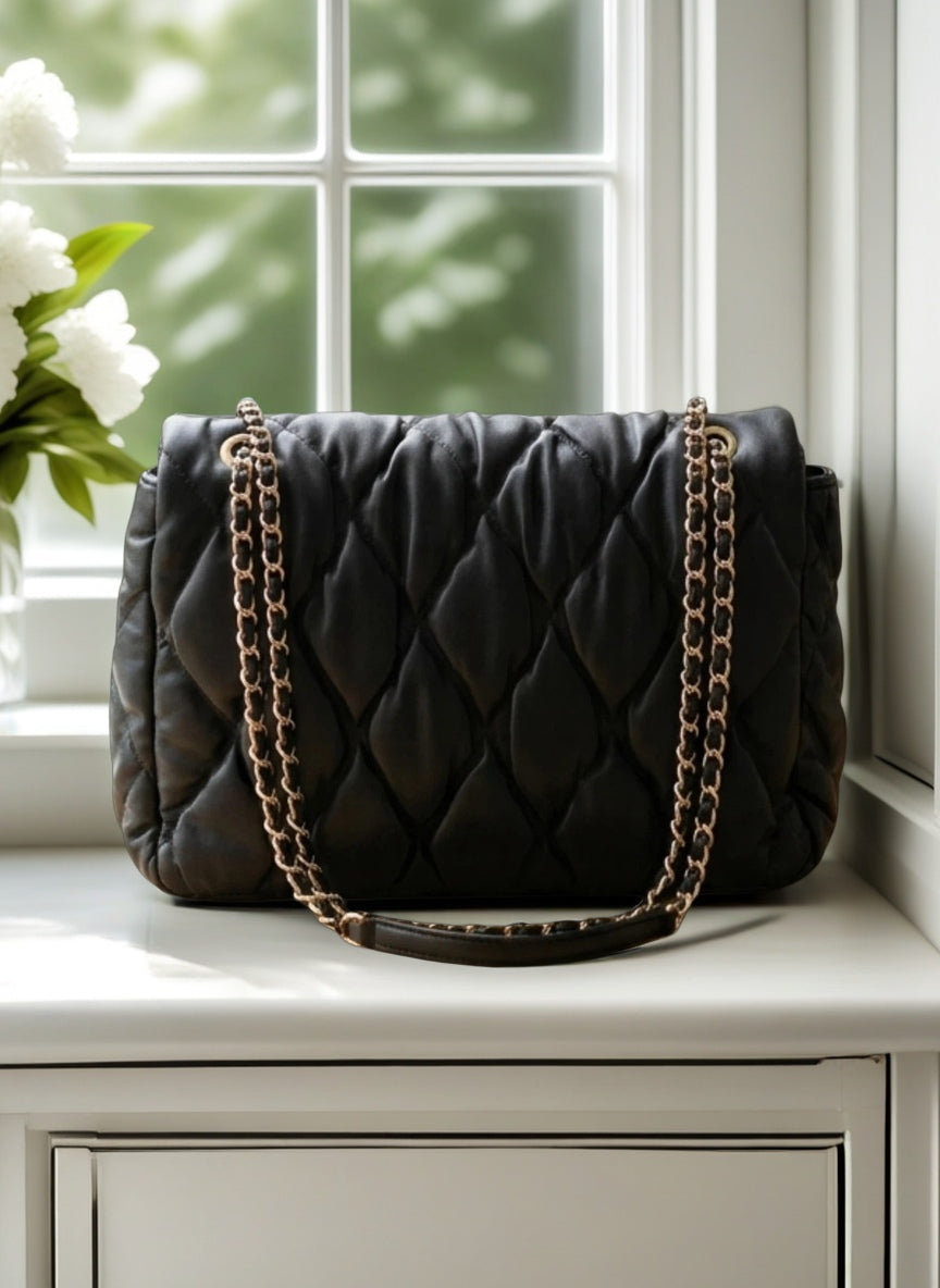 Luxury Quilted Chain Shoulder Bag for Women – Soft Padded Crossbody & Evening Handbag