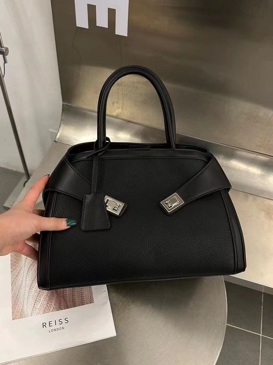 Women Bicolor shoulder Hug Top-handle Bag.