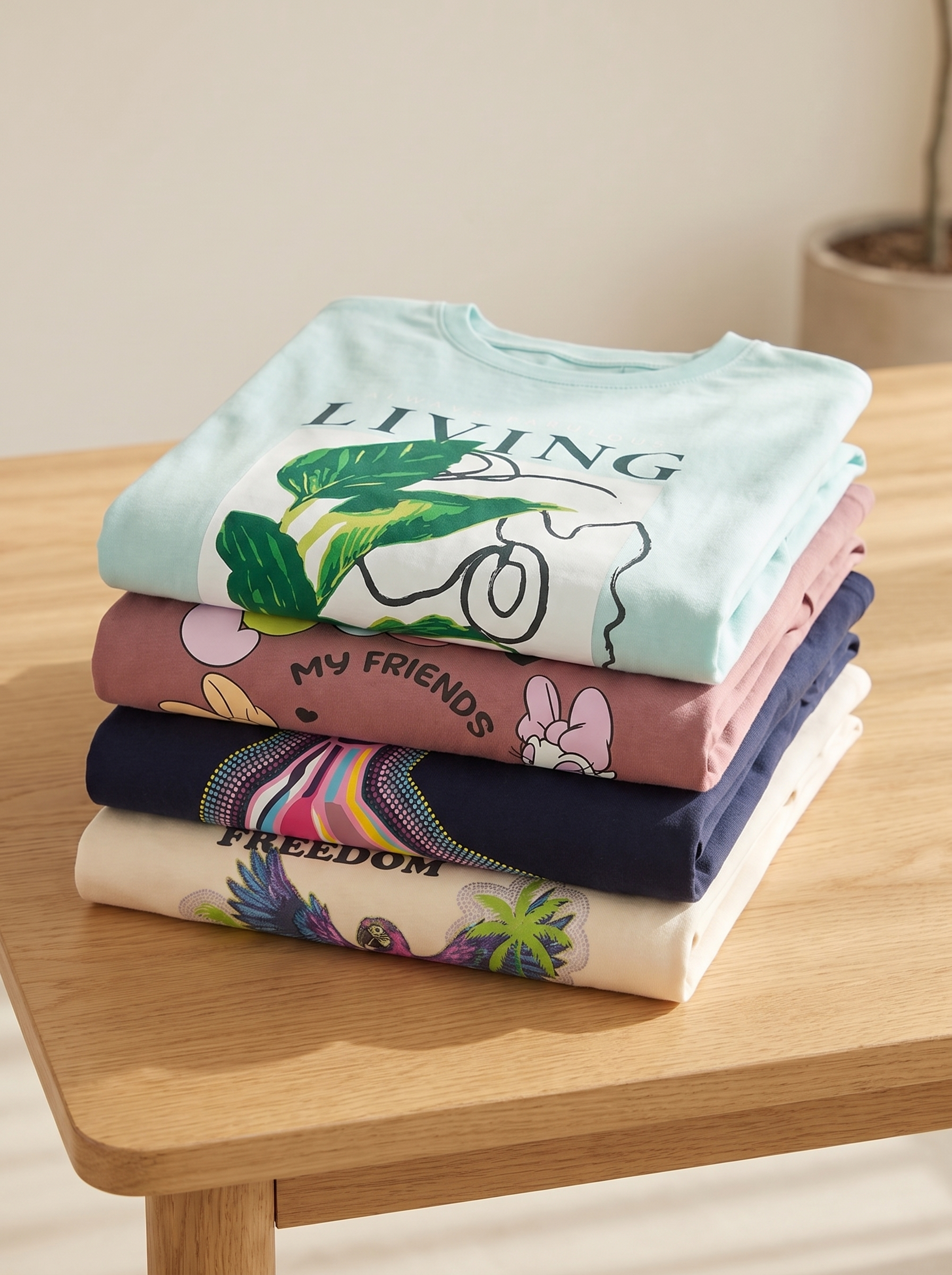 Women's 4-Piece Graphic T-Shirt Set – Oversized 4 Colors T-Shirts