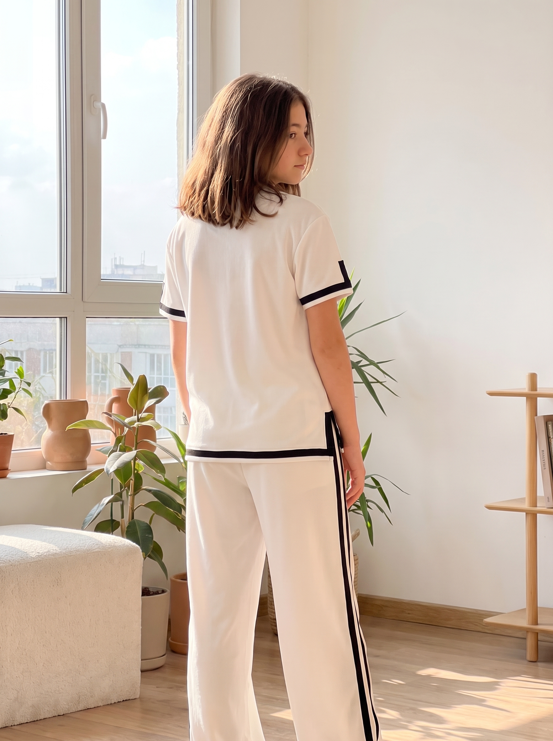 Women’s Two-Piece Short-Sleeve Top and Wide-Leg Pants Lounge Set – White & Black Contrast Trim