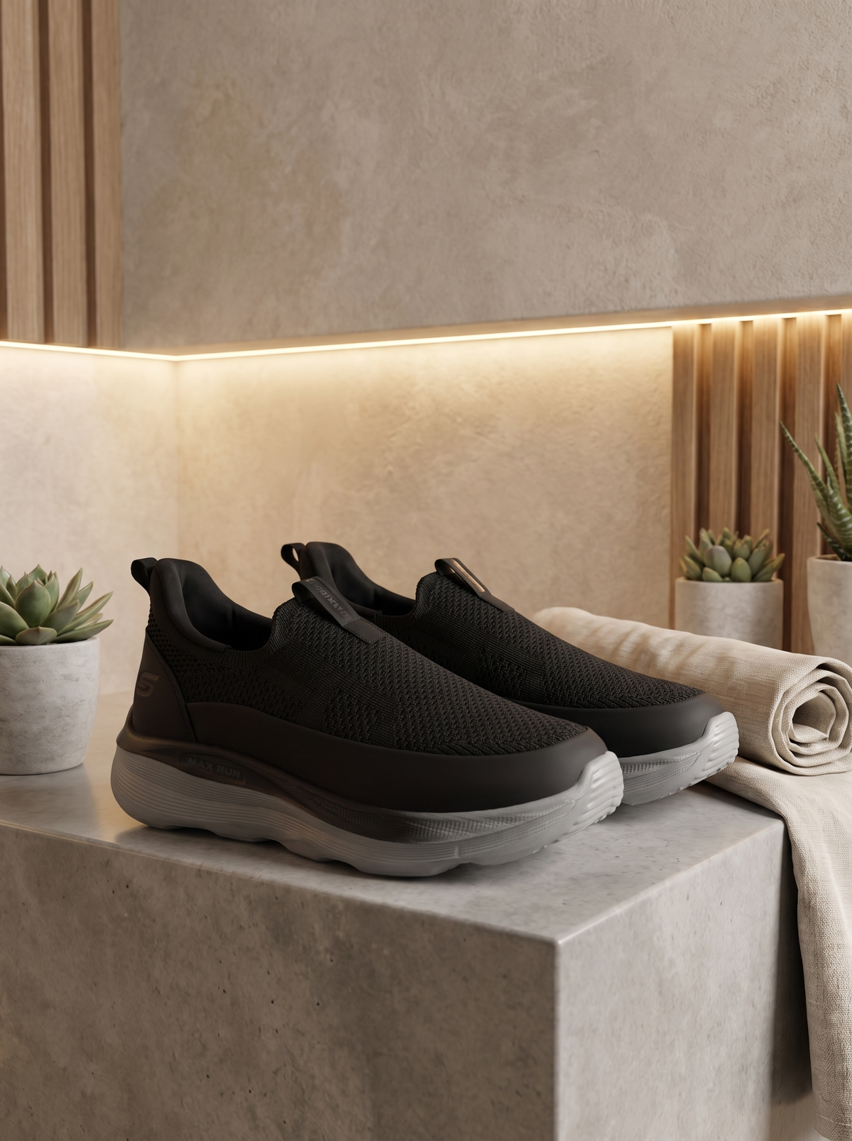 حذاء مشي مريح بدون أربطة للرجال من ماكس ران (Max Run) – سنيكرز رياضي بقماش محبوك خفيف الوزن باللون الأسود