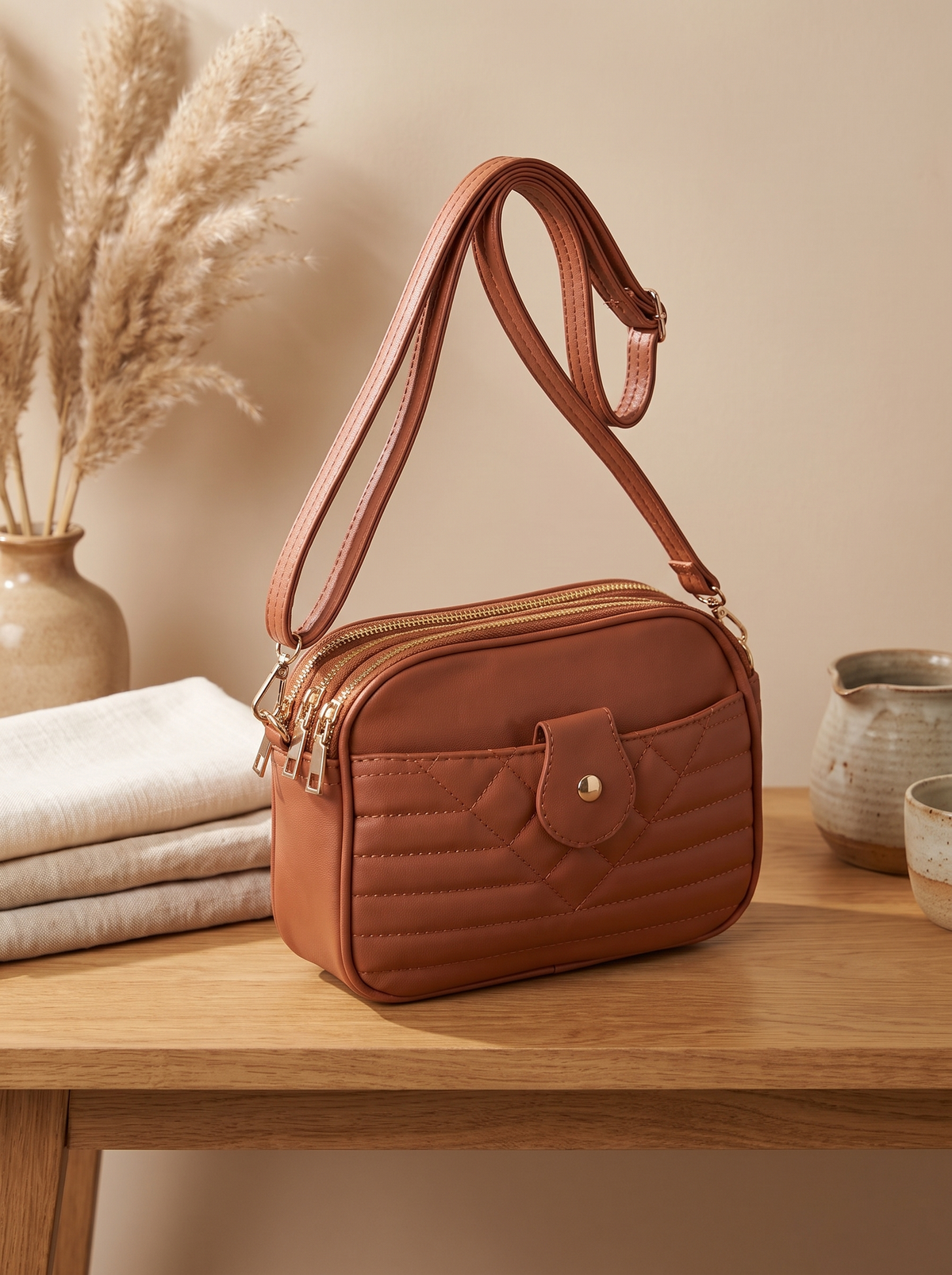 Elegant Quilted Crossbody Bag – Compact Multi-Pocket Bag