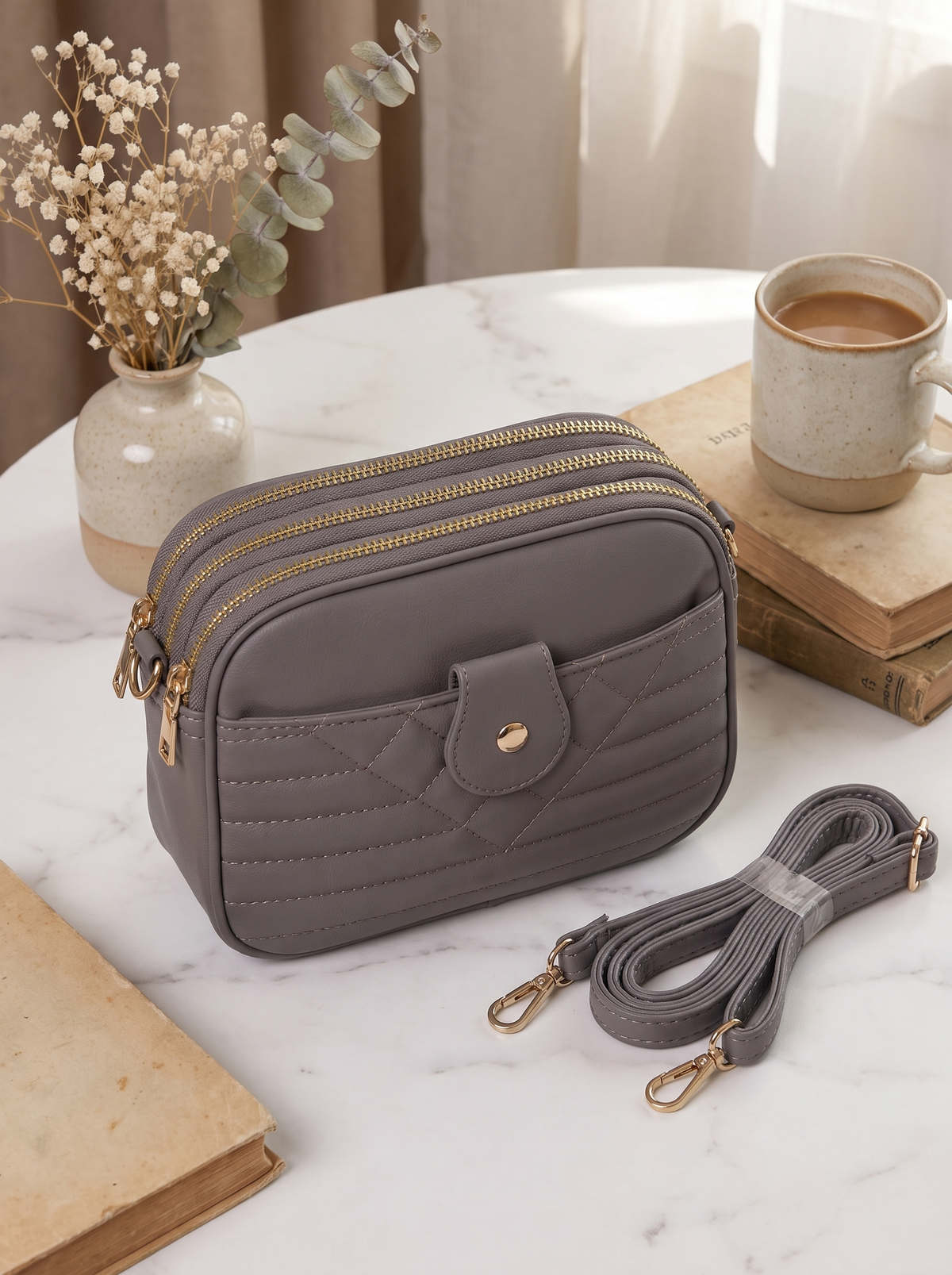 Elegant Quilted Crossbody Bag – Compact Multi-Pocket Bag