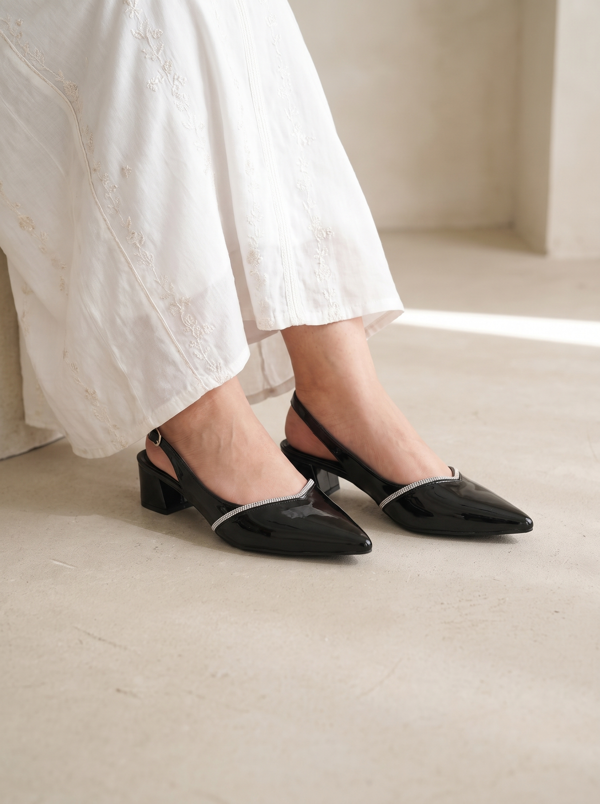 Women’s Pointed-Toe Rhinestone-Trim Slingback Heels – Elegant Block Heel Dress Pumps