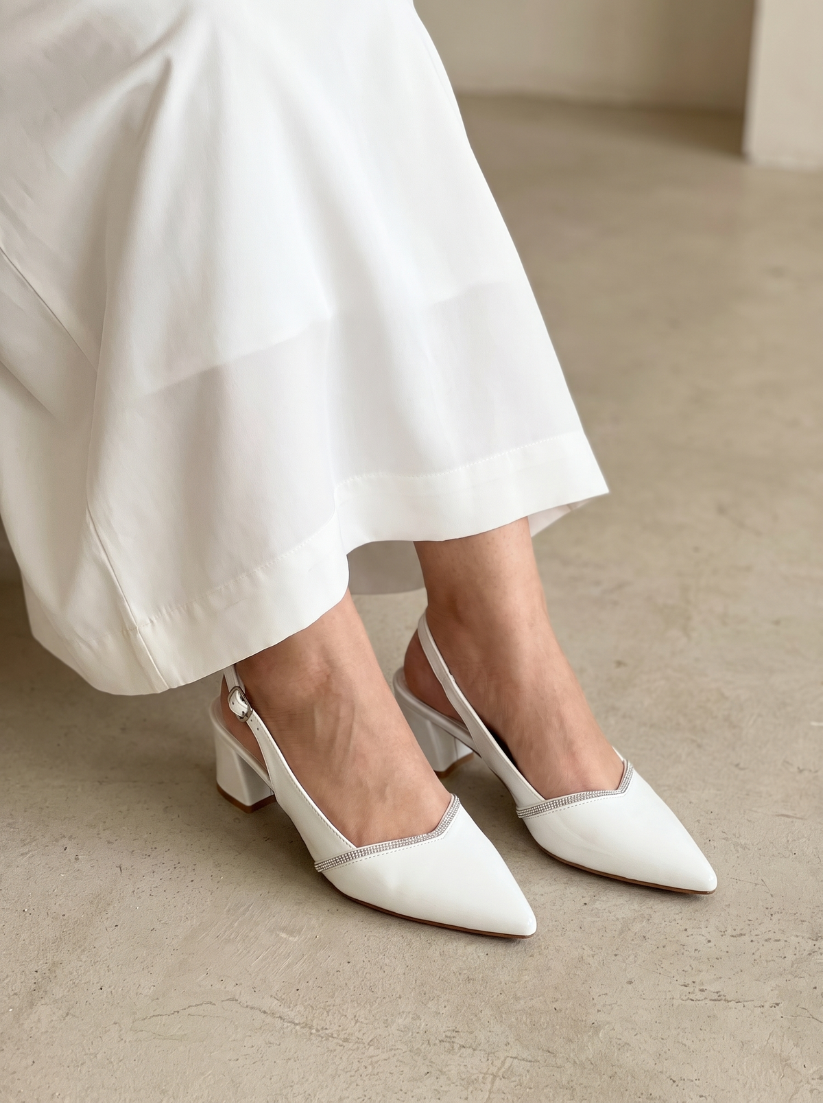 Women’s Pointed-Toe Rhinestone-Trim Slingback Heels – Elegant Block Heel Dress Pumps