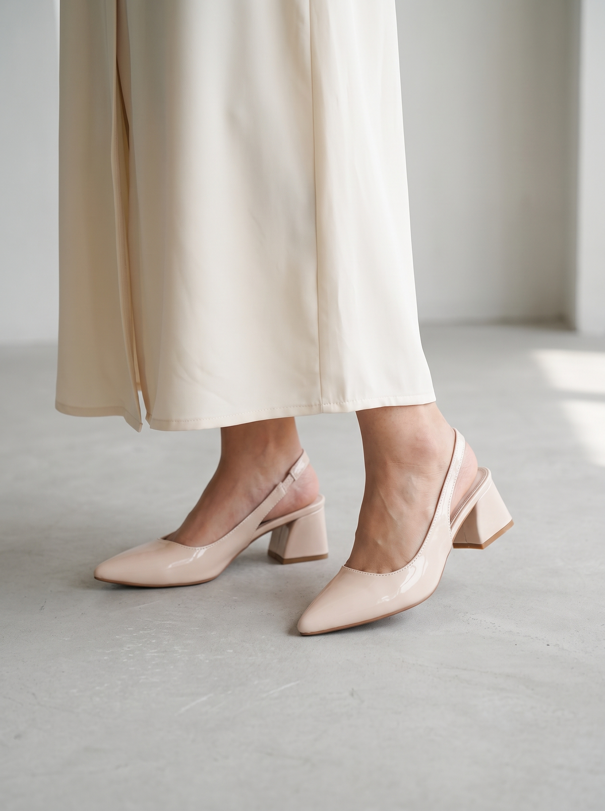 Women’s Minimalist Pointed-Toe Slingback Heels – Elegant Patent Block Heel Dress Pumps