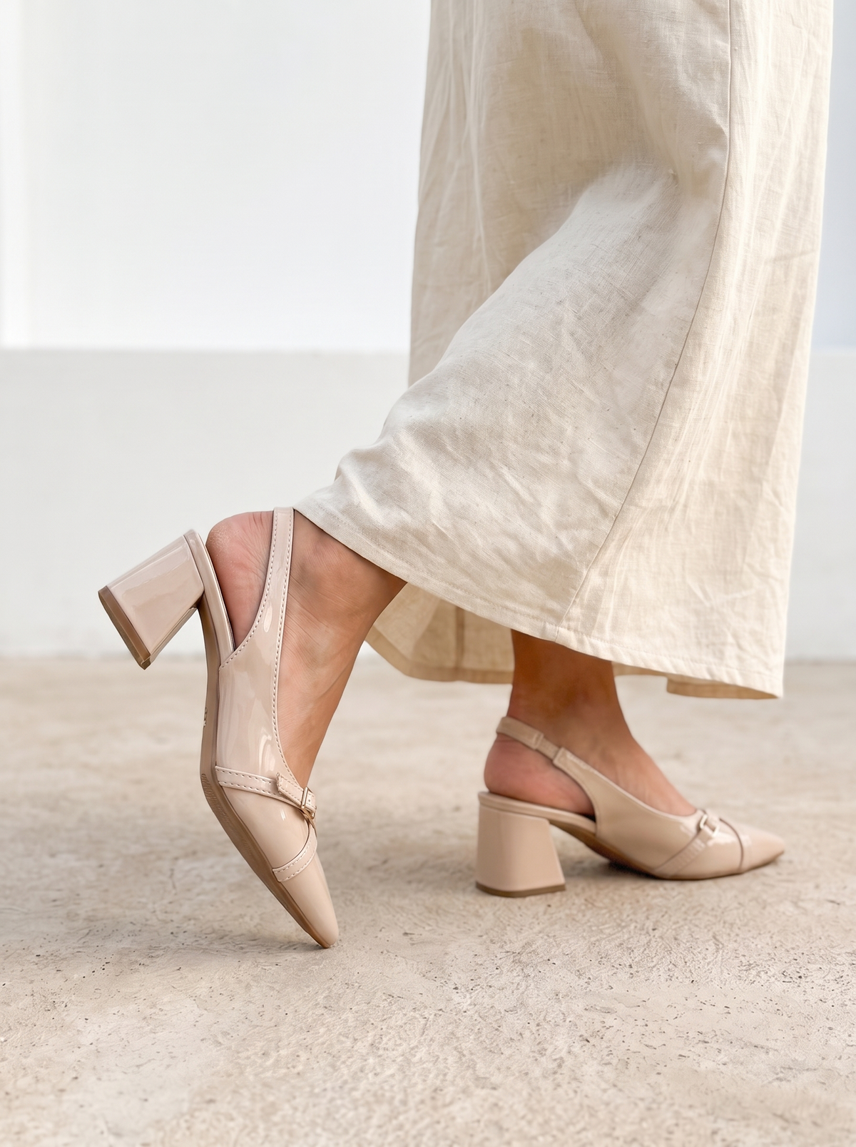 Women’s Pointed-Toe Buckle-Strap Slingback Heels – Elegant Patent Block Heel Dress Pumps