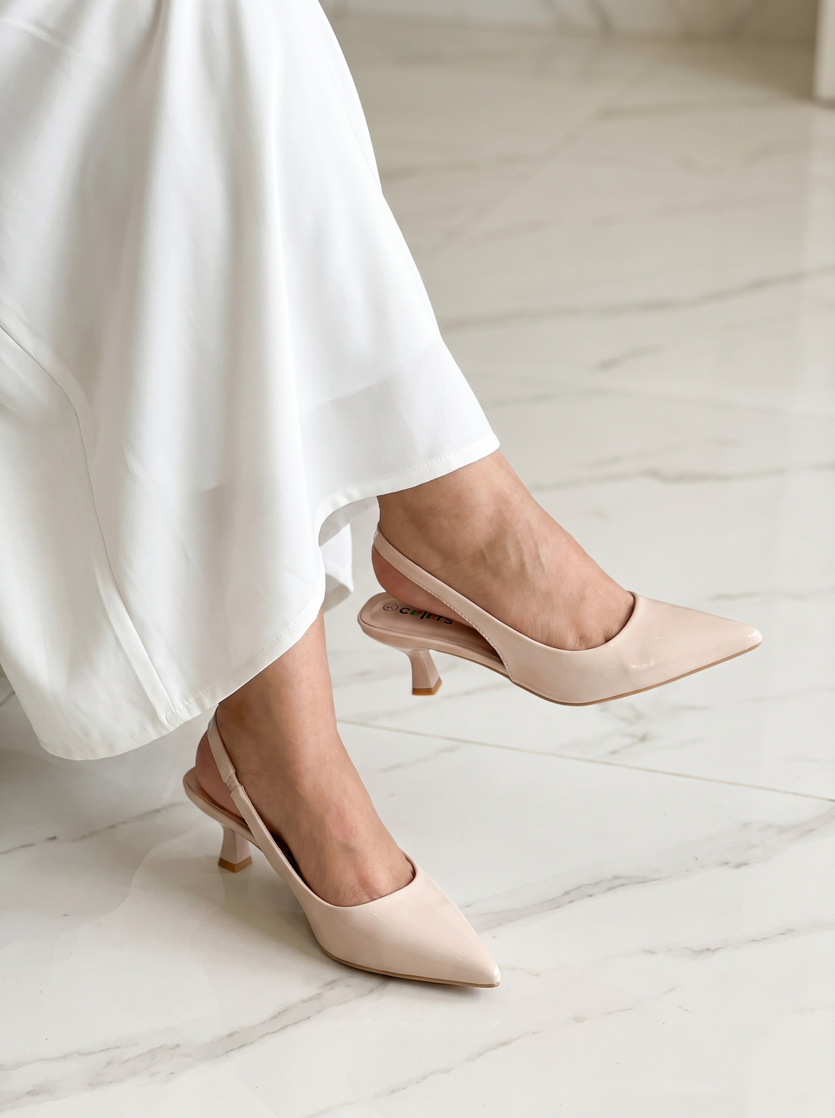 Women’s Minimalist Pointed-Toe Slingback Kitten Heels – Elegant Patent Dress Pumps