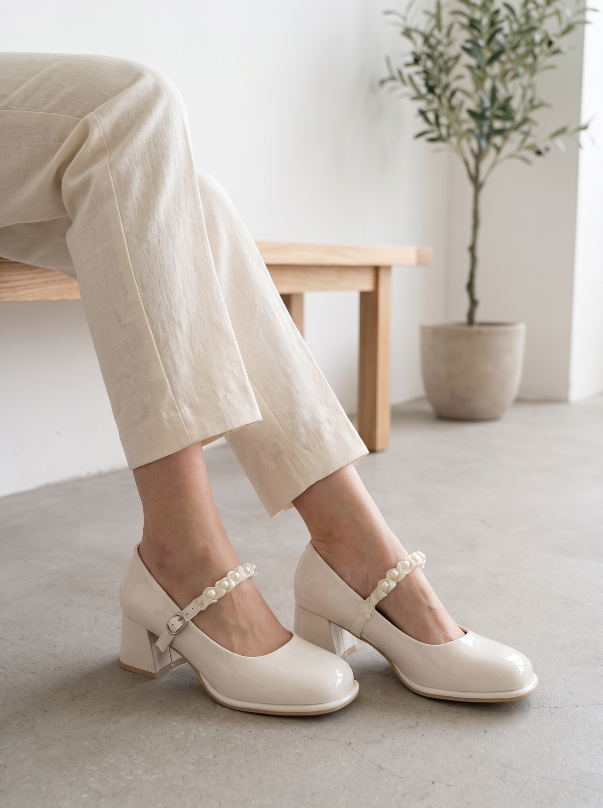 Women’s Patent Leather Pearl-Strap Mary Jane Block Heel Pumps