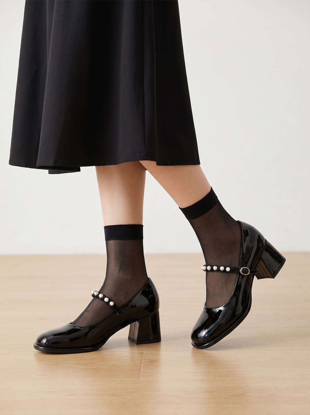 Women’s Patent Leather Pearl-Strap Mary Jane Block Heel Pumps