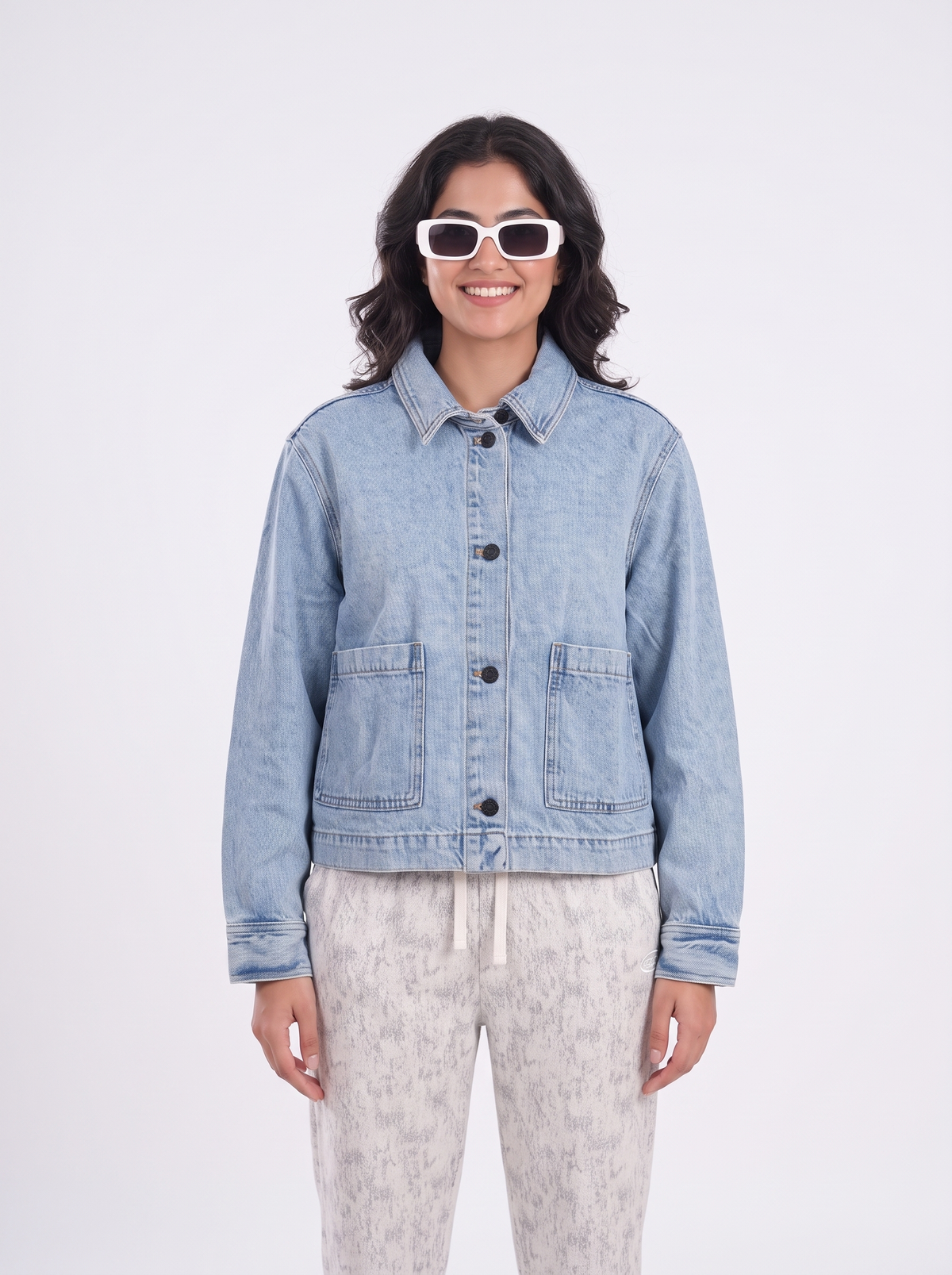 Women's Light Wash Denim Jacket – Relaxed Fit Button-Down Jean Jacket with Front Patch Pockets